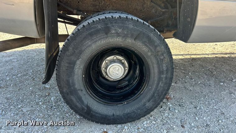 image for item ET6658 1998 Dodge Ram 3500 Quad Cab pickup truck