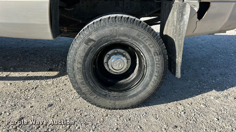 image for item ET6658 1998 Dodge Ram 3500 Quad Cab pickup truck