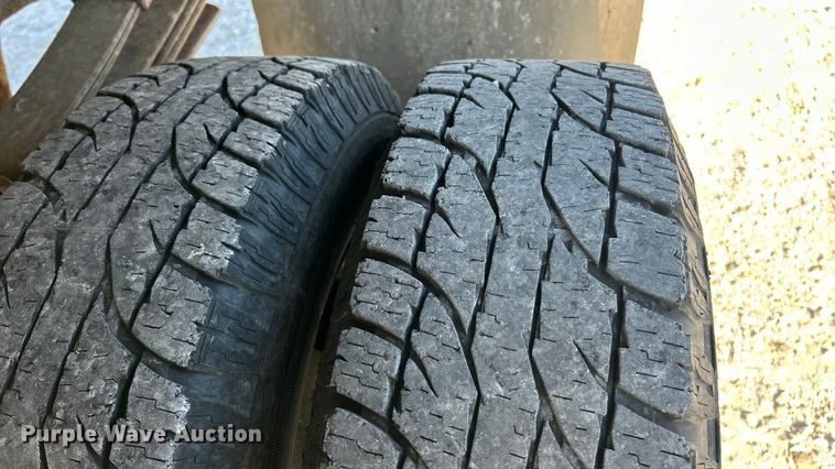 image for item ET6658 1998 Dodge Ram 3500 Quad Cab pickup truck