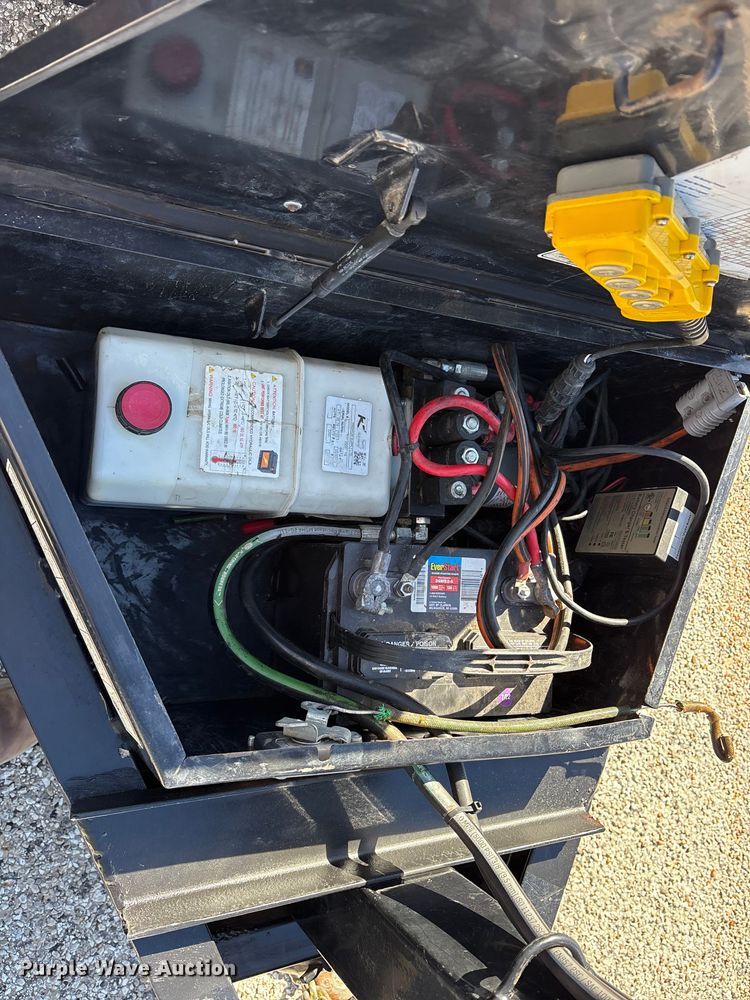 image for item ET7219 2020 Maxey tilt deck utility trailer