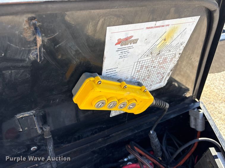 image for item ET7219 2020 Maxey tilt deck utility trailer