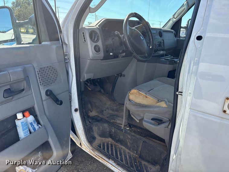 image for item ET7227 2014 Ford E150 van