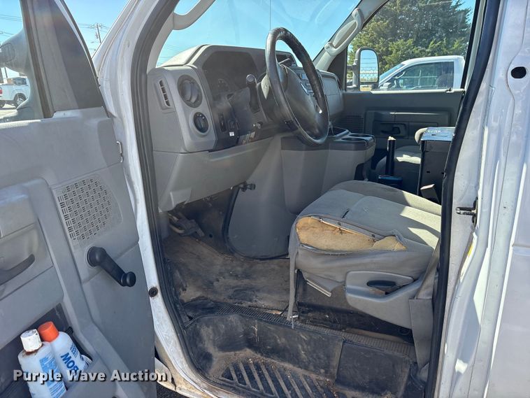 image for item ET7227 2014 Ford E150 van