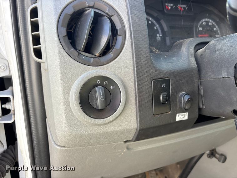 image for item ET7227 2014 Ford E150 van