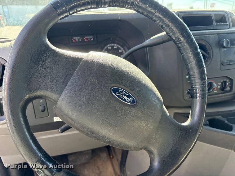 image for item ET7227 2014 Ford E150 van