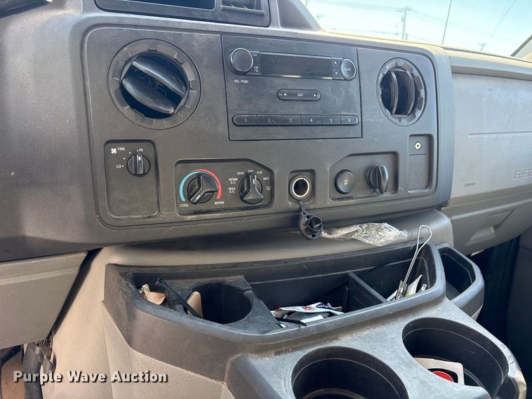 image for item ET7227 2014 Ford E150 van