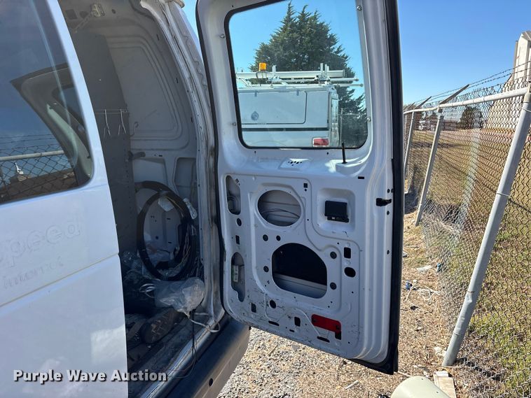 image for item ET7227 2014 Ford E150 van