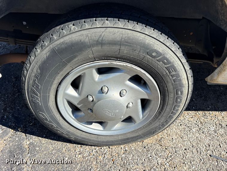 image for item ET7227 2014 Ford E150 van