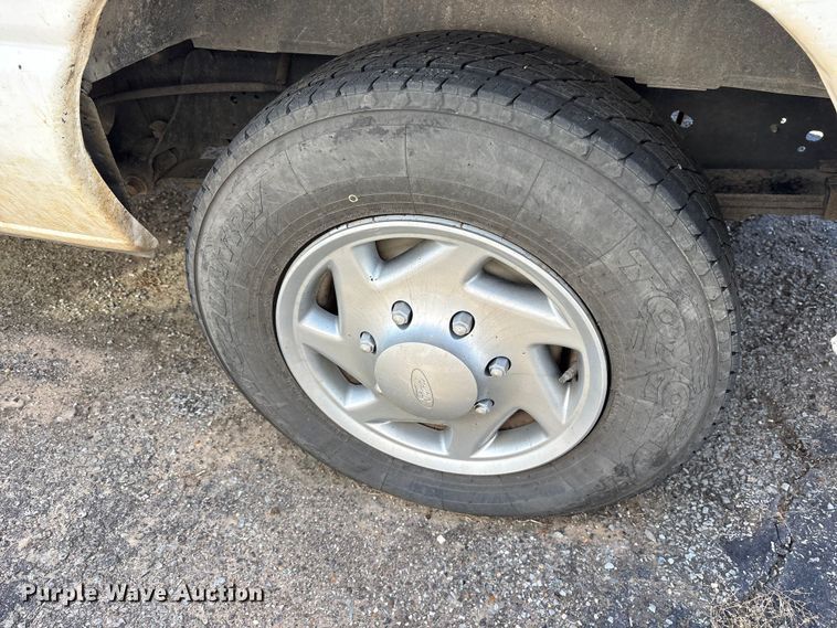 image for item ET7227 2014 Ford E150 van