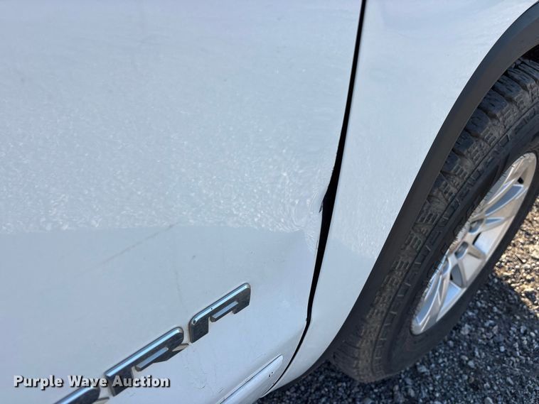 image for item ET7253 2015 GMC Sierra 1500 Double Cab pickup truck