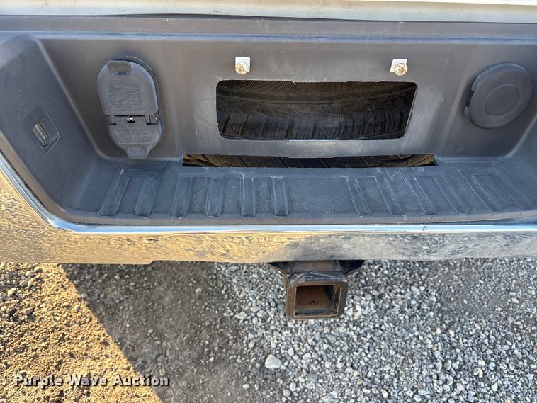 image for item ET7253 2015 GMC Sierra 1500 Double Cab pickup truck