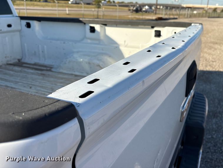 image for item ET7253 2015 GMC Sierra 1500 Double Cab pickup truck