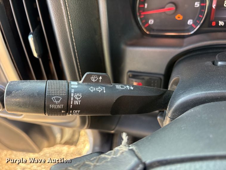 image for item ET7253 2015 GMC Sierra 1500 Double Cab pickup truck