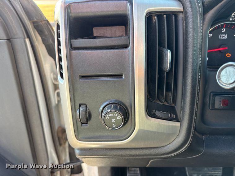 image for item ET7253 2015 GMC Sierra 1500 Double Cab pickup truck