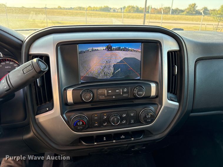 image for item ET7253 2015 GMC Sierra 1500 Double Cab pickup truck