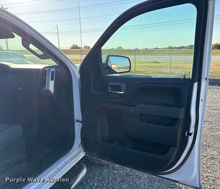 image for item ET7253 2015 GMC Sierra 1500 Double Cab pickup truck