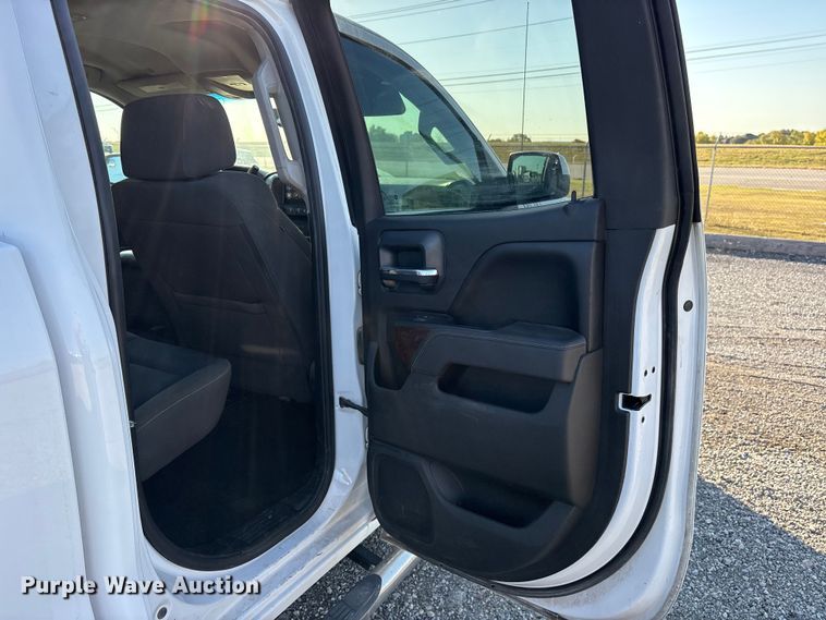 image for item ET7253 2015 GMC Sierra 1500 Double Cab pickup truck