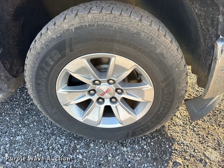 image for item ET7253 2015 GMC Sierra 1500 Double Cab pickup truck