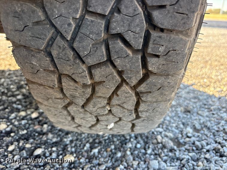 image for item ET7253 2015 GMC Sierra 1500 Double Cab pickup truck