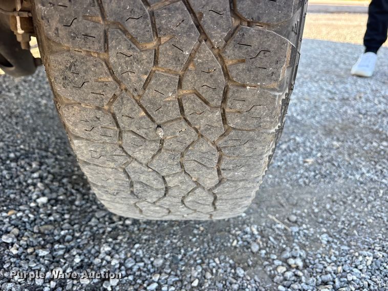 image for item ET7253 2015 GMC Sierra 1500 Double Cab pickup truck