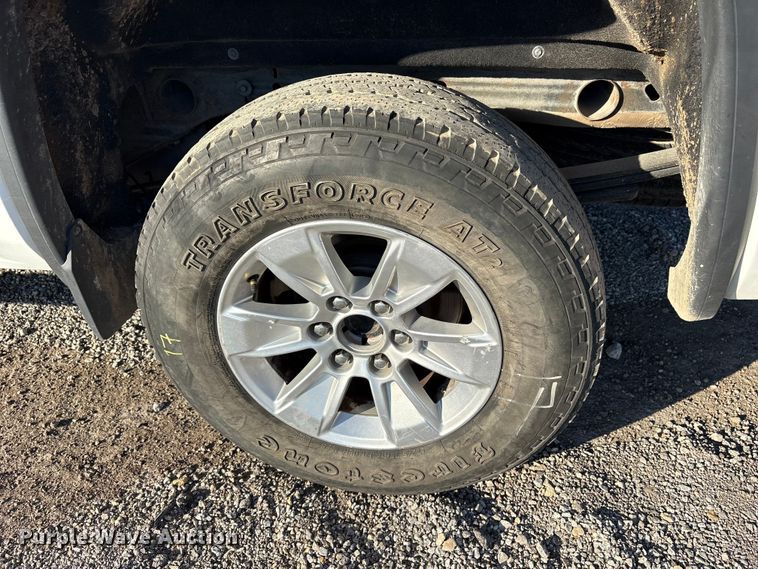 image for item ET7253 2015 GMC Sierra 1500 Double Cab pickup truck