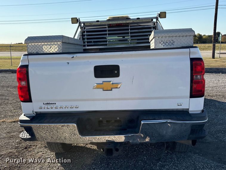 image for item ET7254 2015 Chevrolet Silverado 2500HD Crew Cab pickup truck