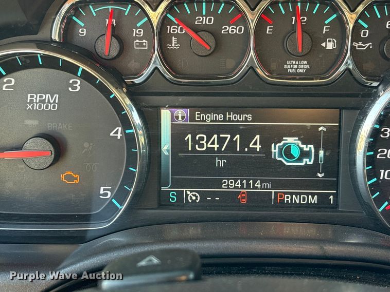 image for item ET7254 2015 Chevrolet Silverado 2500HD Crew Cab pickup truck