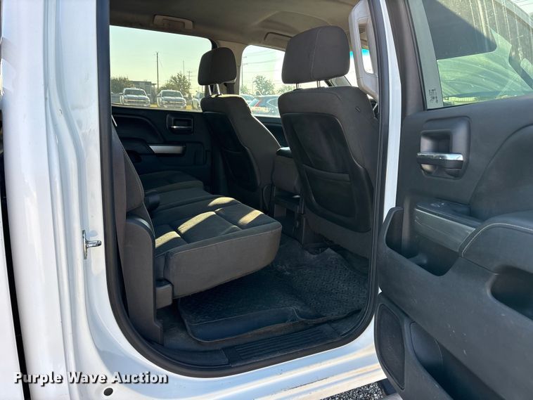 image for item ET7254 2015 Chevrolet Silverado 2500HD Crew Cab pickup truck