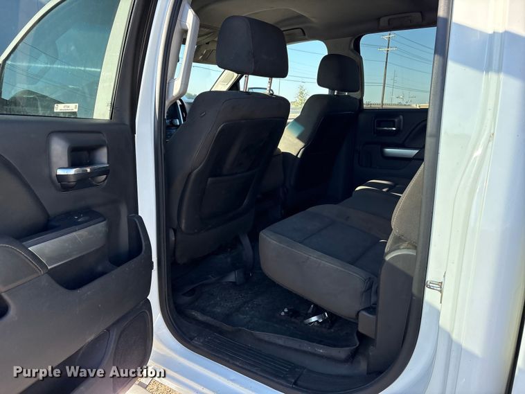 image for item ET7254 2015 Chevrolet Silverado 2500HD Crew Cab pickup truck