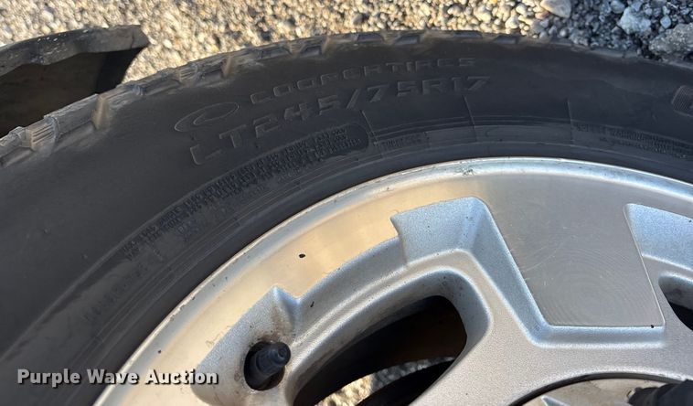 image for item ET7254 2015 Chevrolet Silverado 2500HD Crew Cab pickup truck