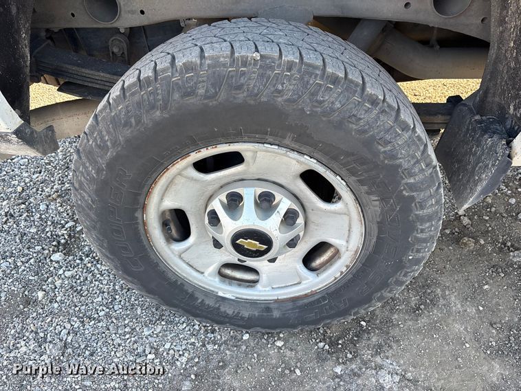 image for item ET7254 2015 Chevrolet Silverado 2500HD Crew Cab pickup truck