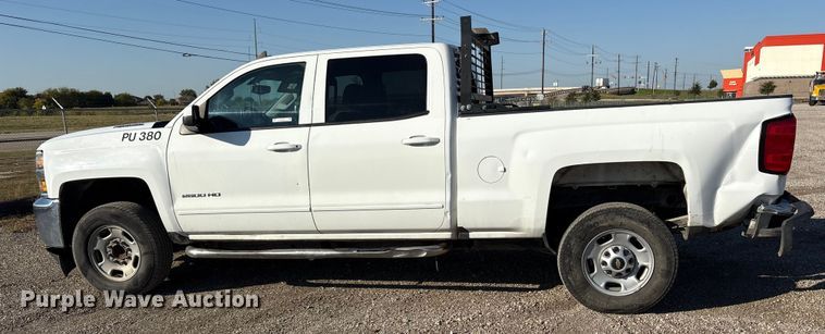 image for item ET7255 2015 Chevrolet Silverado 2500HD Crew Cab pickup truck