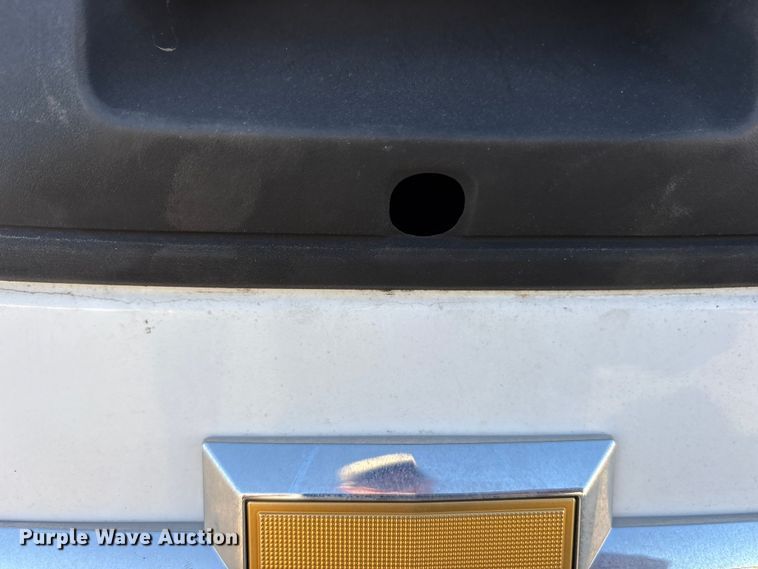 image for item ET7255 2015 Chevrolet Silverado 2500HD Crew Cab pickup truck