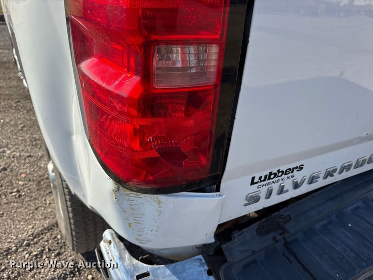 image for item ET7255 2015 Chevrolet Silverado 2500HD Crew Cab pickup truck