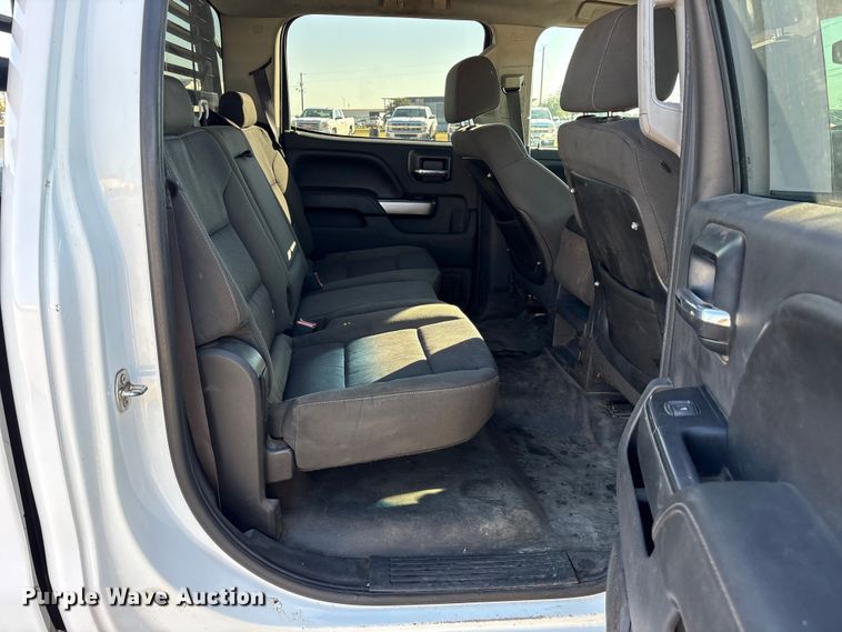 image for item ET7255 2015 Chevrolet Silverado 2500HD Crew Cab pickup truck