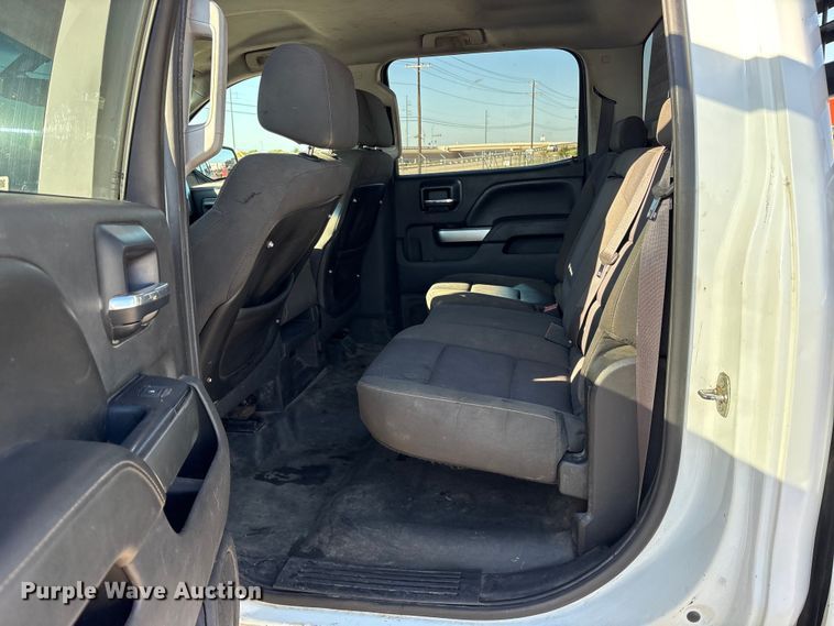 image for item ET7255 2015 Chevrolet Silverado 2500HD Crew Cab pickup truck