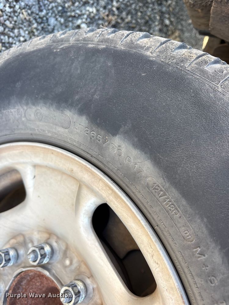 image for item ET7255 2015 Chevrolet Silverado 2500HD Crew Cab pickup truck