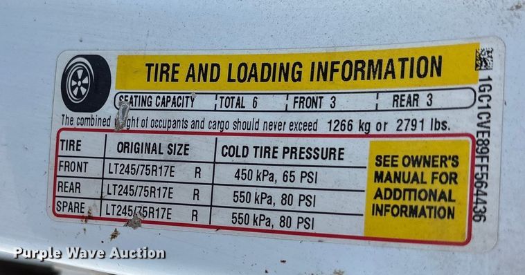 image for item ET7255 2015 Chevrolet Silverado 2500HD Crew Cab pickup truck