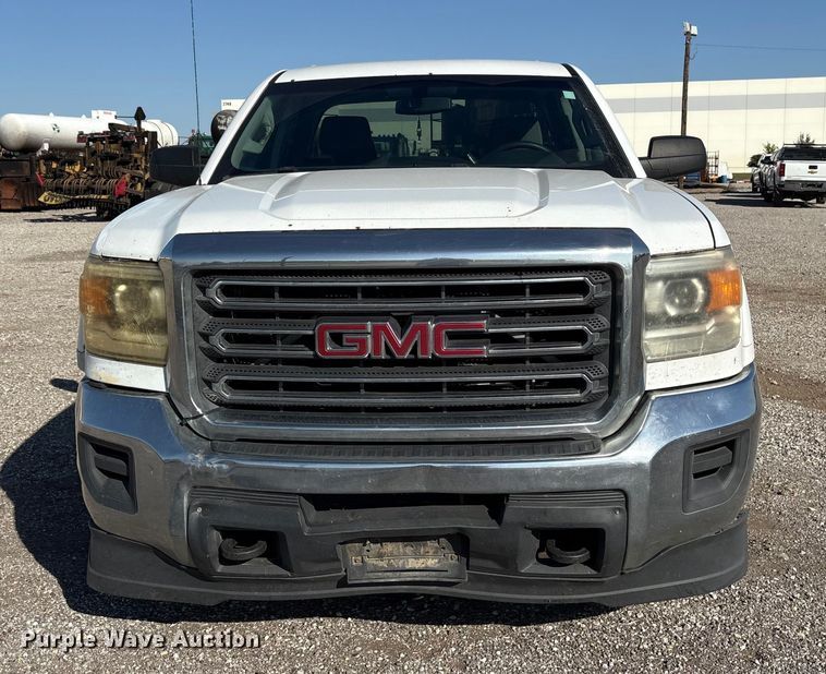 image for item ET7256 2015 GMC Sierra 2500HD Double Cab pickup truck