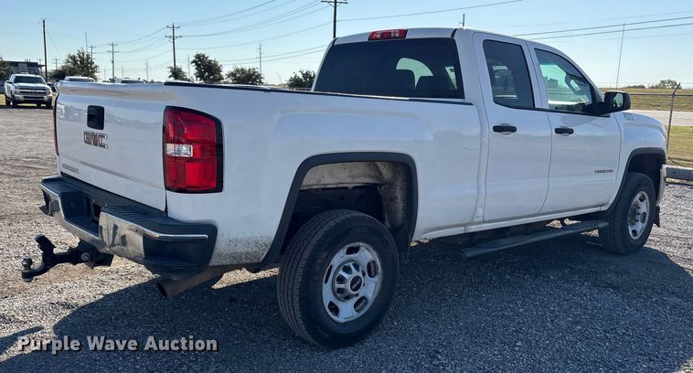 image for item ET7256 2015 GMC Sierra 2500HD Double Cab pickup truck