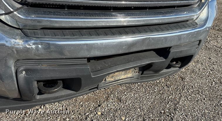 image for item ET7256 2015 GMC Sierra 2500HD Double Cab pickup truck