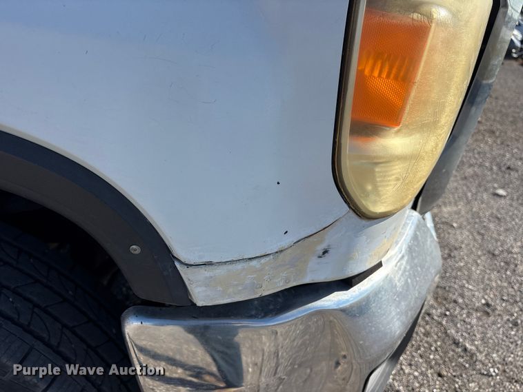 image for item ET7256 2015 GMC Sierra 2500HD Double Cab pickup truck