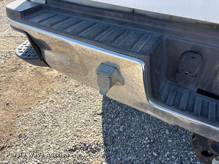 image for item ET7256 2015 GMC Sierra 2500HD Double Cab pickup truck