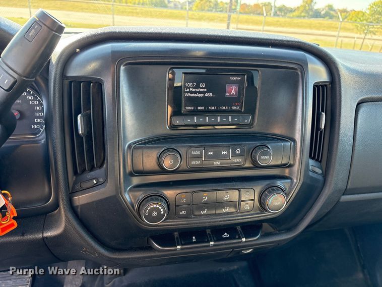 image for item ET7256 2015 GMC Sierra 2500HD Double Cab pickup truck