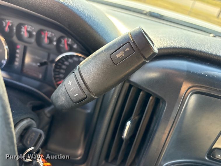 image for item ET7256 2015 GMC Sierra 2500HD Double Cab pickup truck