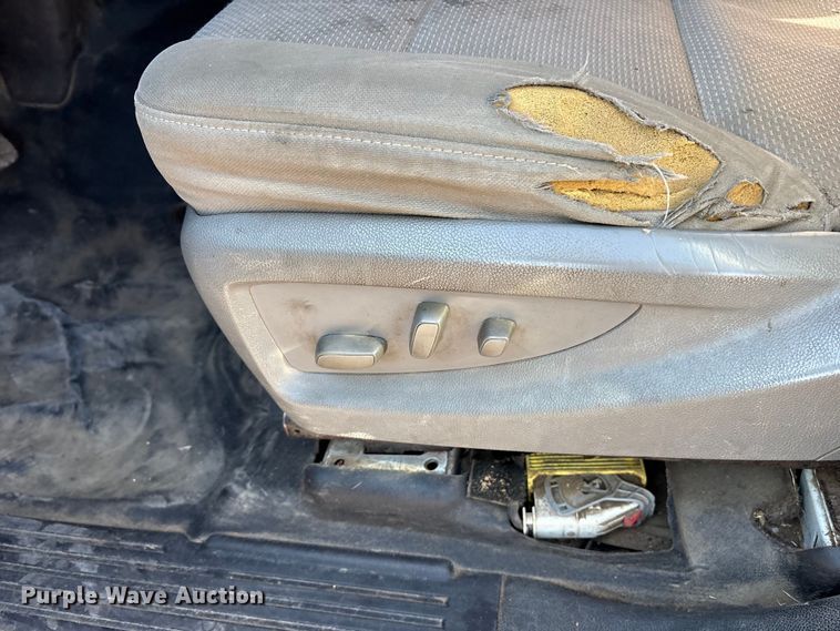 image for item ET7256 2015 GMC Sierra 2500HD Double Cab pickup truck