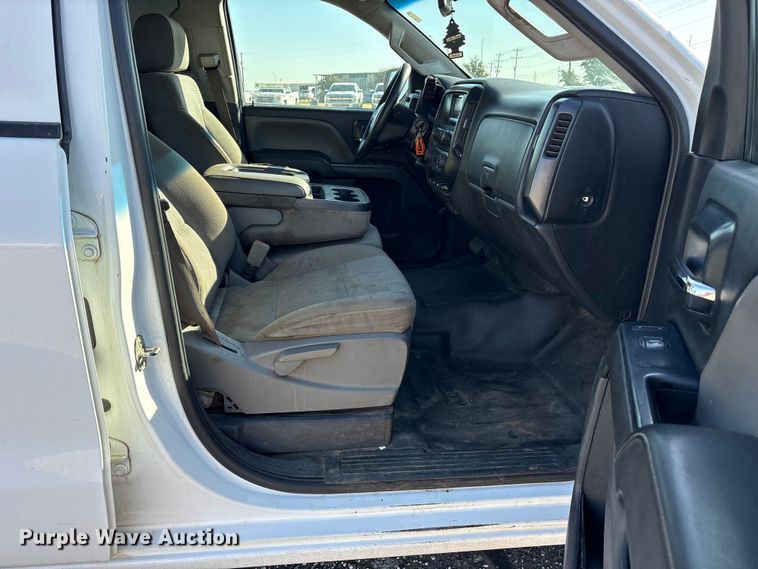 image for item ET7256 2015 GMC Sierra 2500HD Double Cab pickup truck