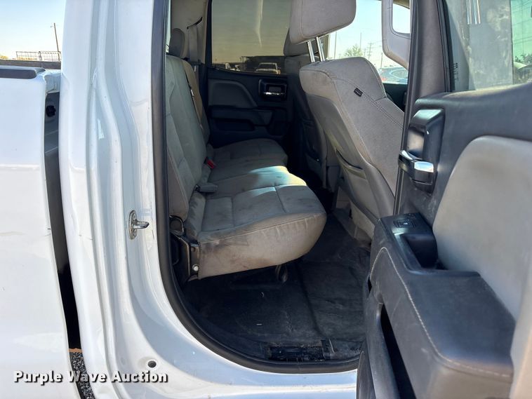 image for item ET7256 2015 GMC Sierra 2500HD Double Cab pickup truck