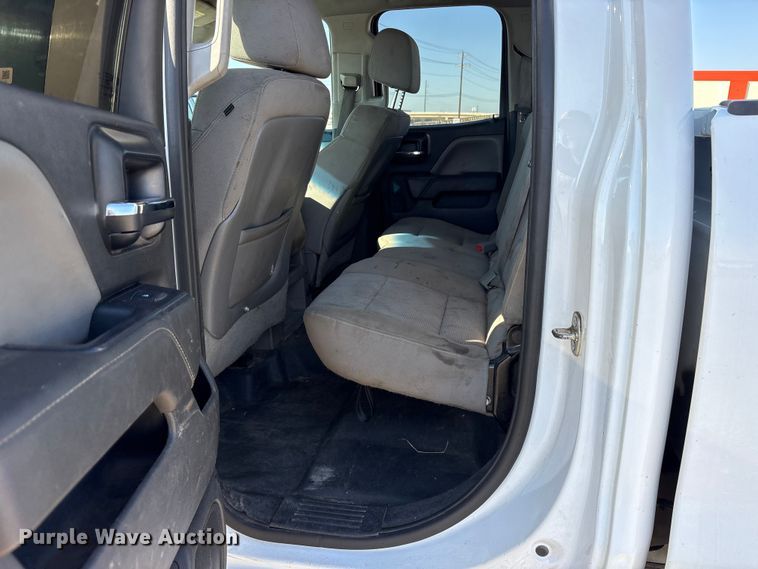 image for item ET7256 2015 GMC Sierra 2500HD Double Cab pickup truck