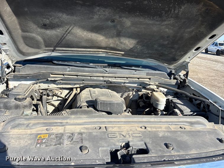 image for item ET7256 2015 GMC Sierra 2500HD Double Cab pickup truck